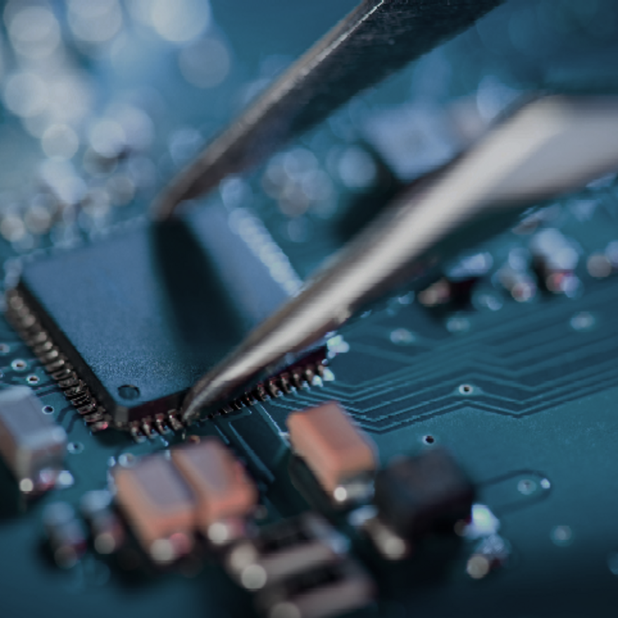 Platine wird zusammengebaut